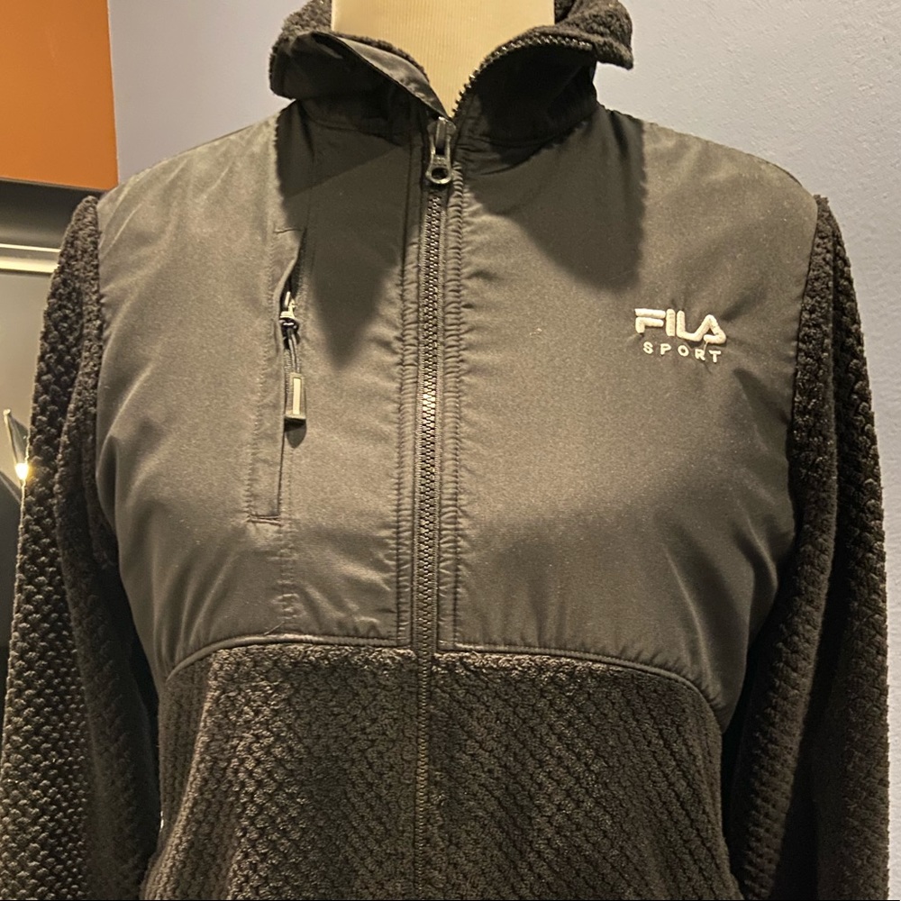 Fila zip up